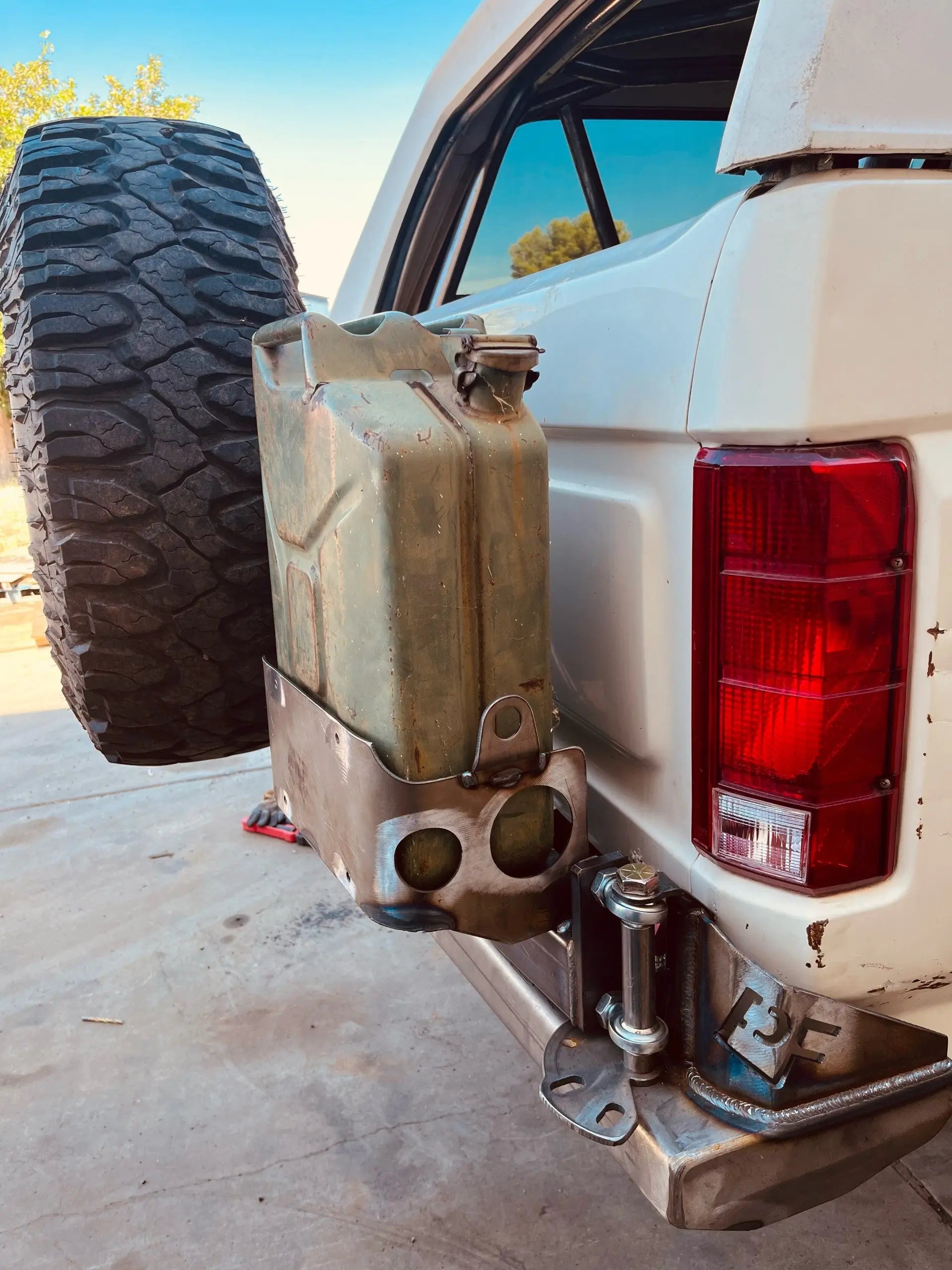 ProtoFab RockSolid™ Centered Tire and NATO Can Rear Bumper (PF842C)