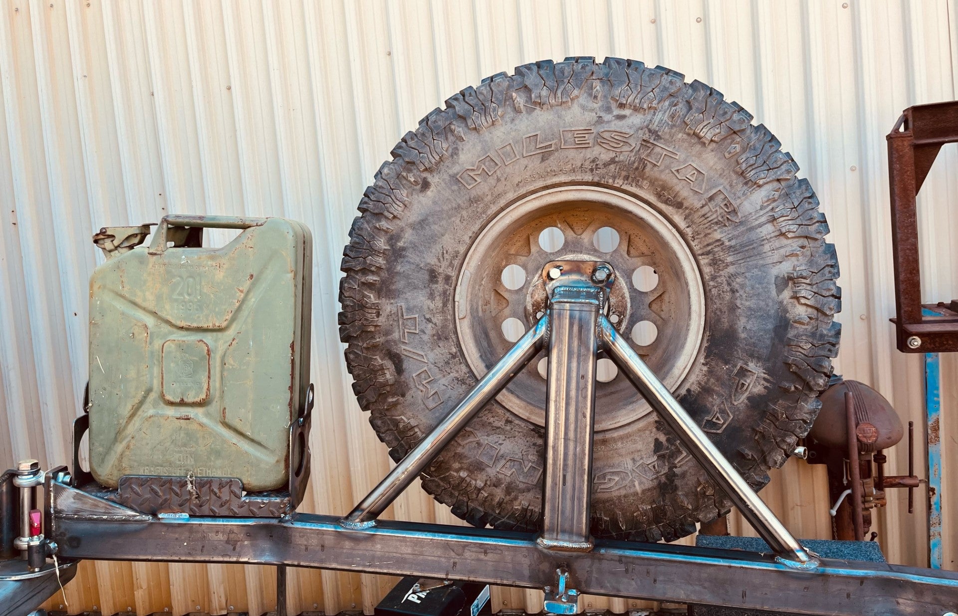 ProtoFab 1980-1996 Bronco RockSolid™ Rear Centered Double Rack Rear Bumper(PF821C) image 4