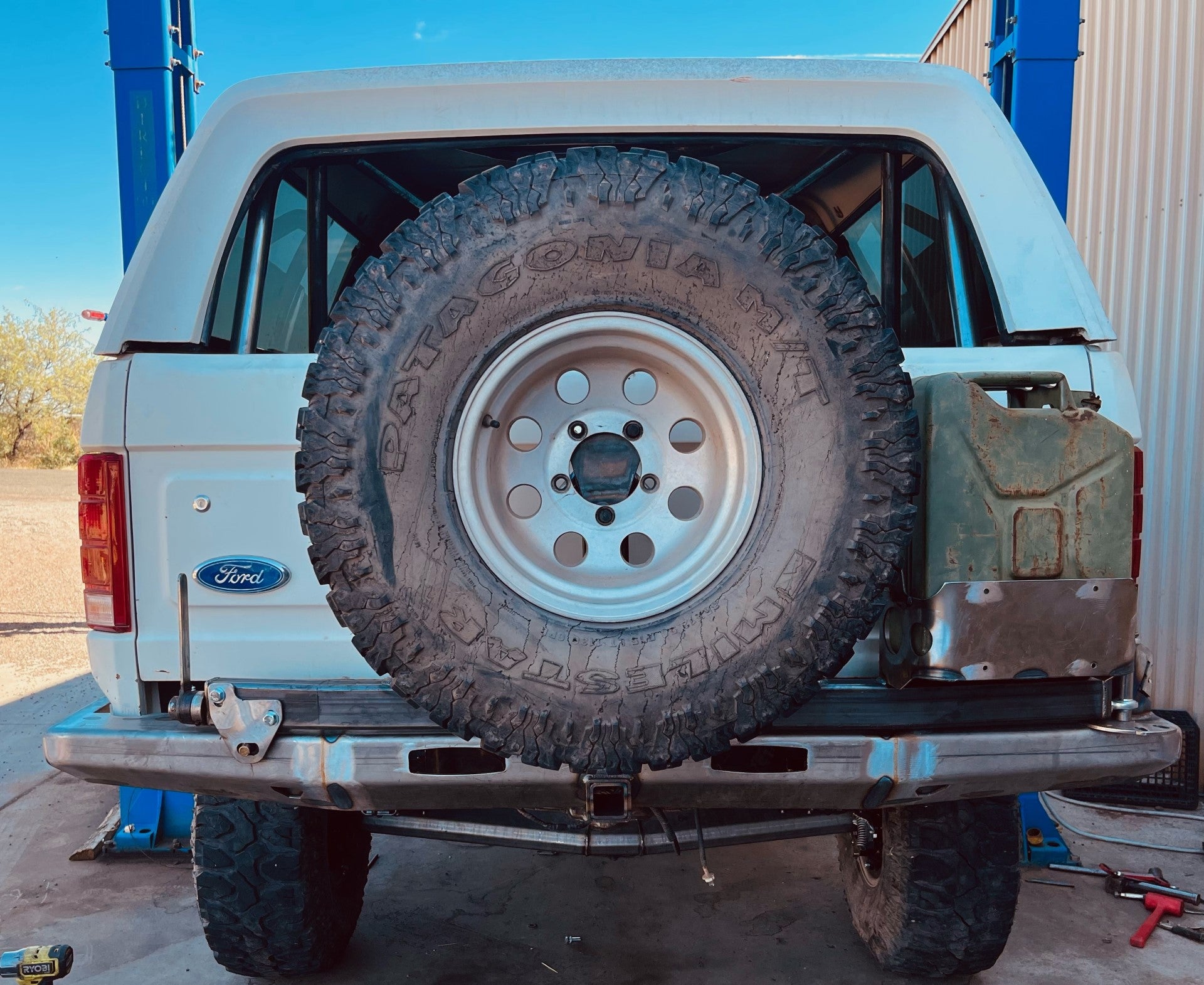 ProtoFab 1980-1996 Bronco RockSolid™ Rear Centered Double Rack Rear Bumper(PF821C) image 3